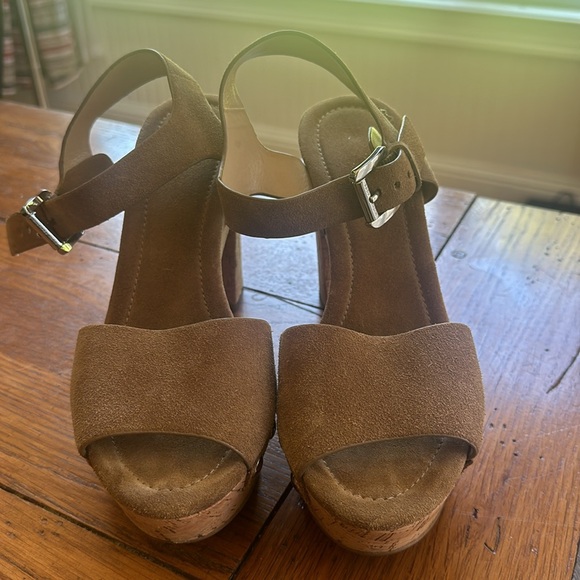 Michale Kors Sandal - Picture 4 of 12